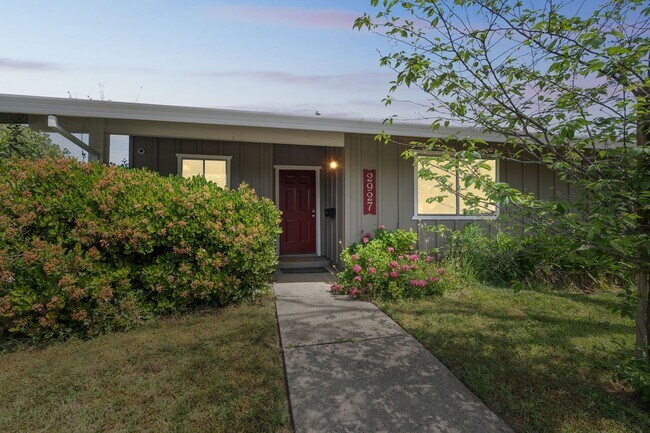 Building Photo - Lovely 2 bed / 2 bath Home in Stonegate