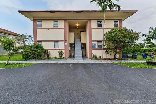 825 SW 10th St Unidad D