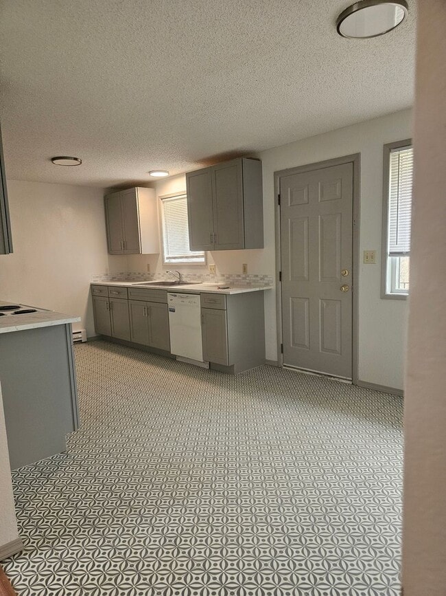 Photo - 210 NW Larry St Unit Upper