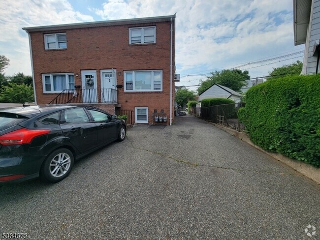 Building Photo - 555 Clifton Ave Rental