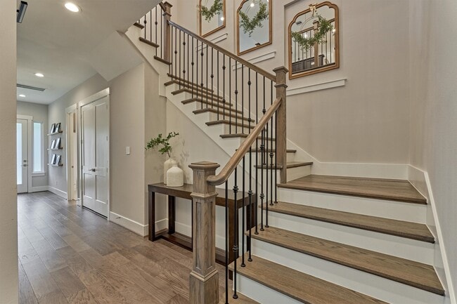 Photo - 62 Dobbs View Ln