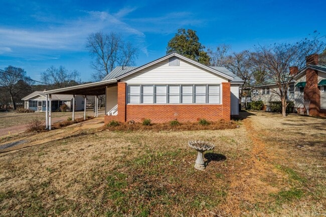 Building Photo - Beautifully Renovated Hueytown Gem – Spacious, Stylish & Move-In Ready!