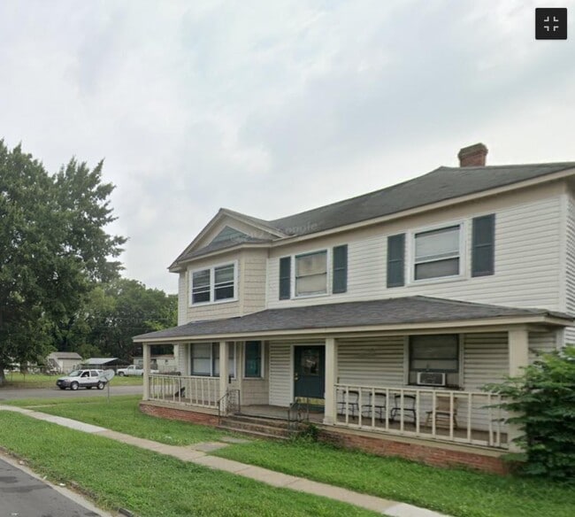 Building Photo - 2314 Chestnut Ave Rental
