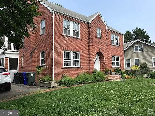 Building Photo - 904 N Ivy St Rental
