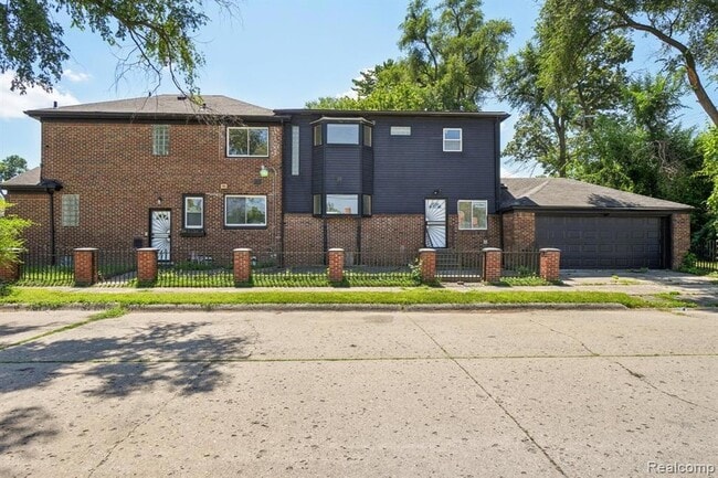 Photo - 19211 Birwood St
