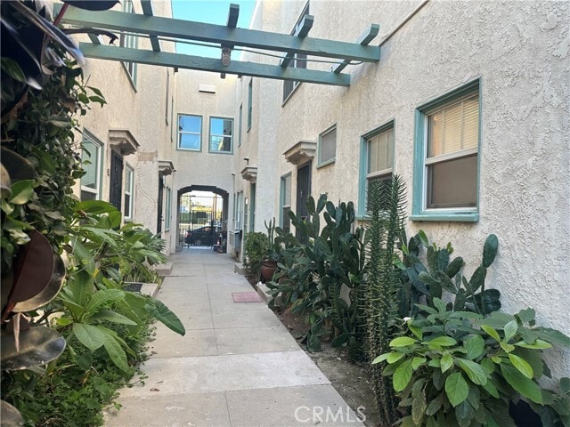 Photo - 1738 E 4th St Unidad 8