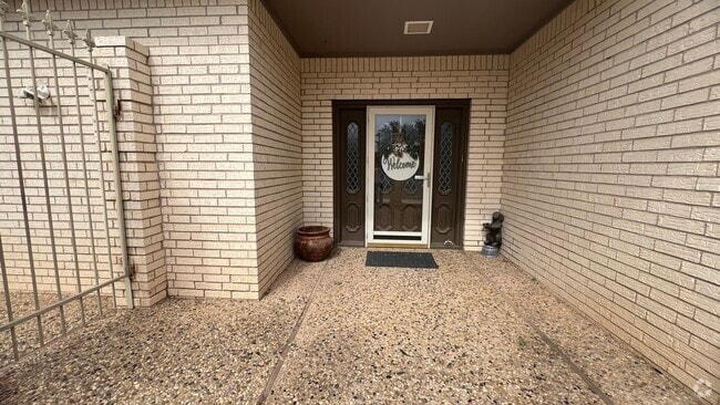 Building Photo - 2200 N H St Rental