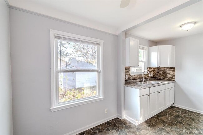 Photo - 8126 Standard St