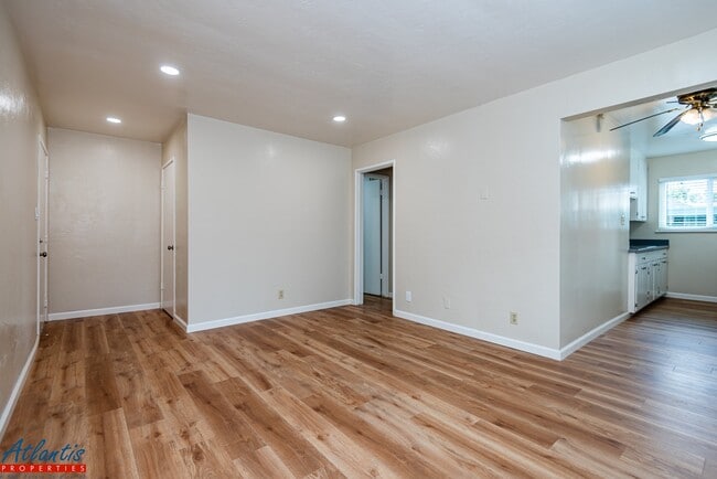 Building Photo - 420 S Third St