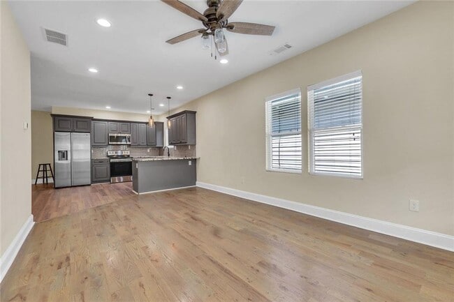 Photo - 998 Mayson Turner Rd NW