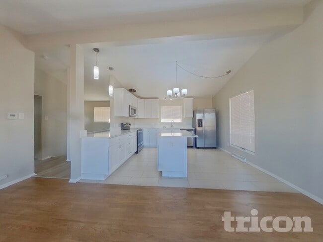 Photo - 5674 W Chestnut Ave