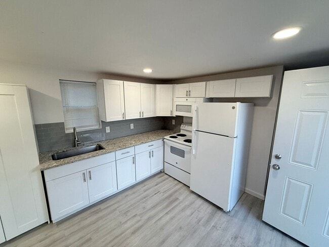 Photo - 423 E Sears St Unit Back House