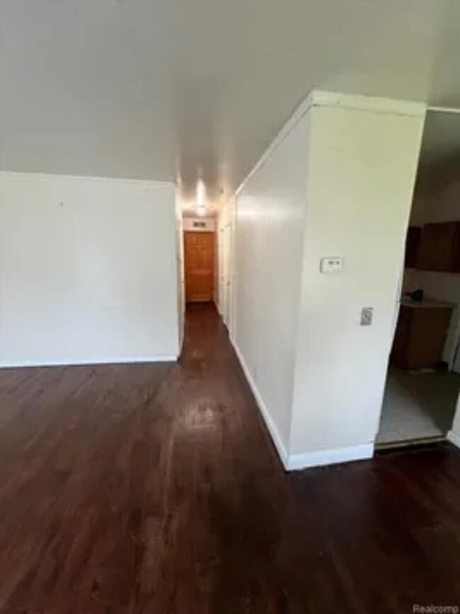 Photo - 6832 Cornell St