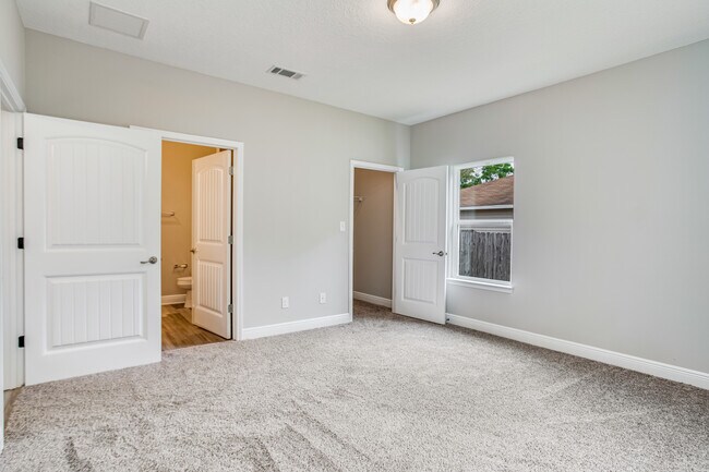 Photo - 5940 Savannah Dr
