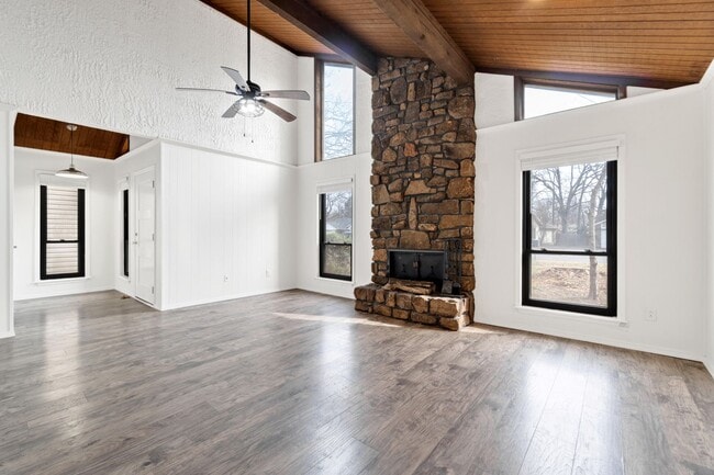 Photo - 8512 Meadow Dr