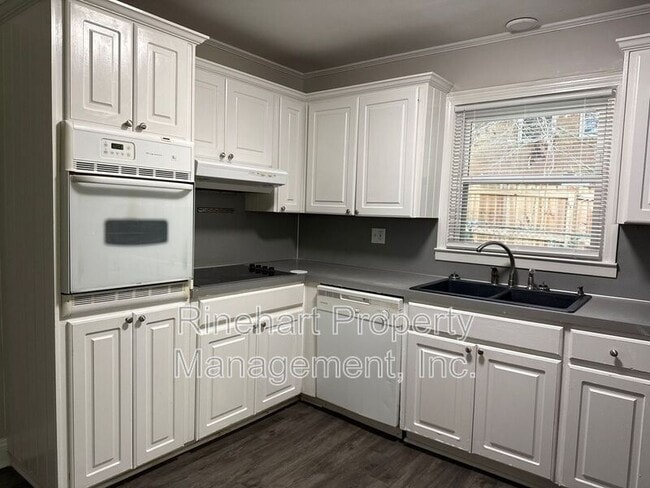 Photo - 645 Greenbriar Ave