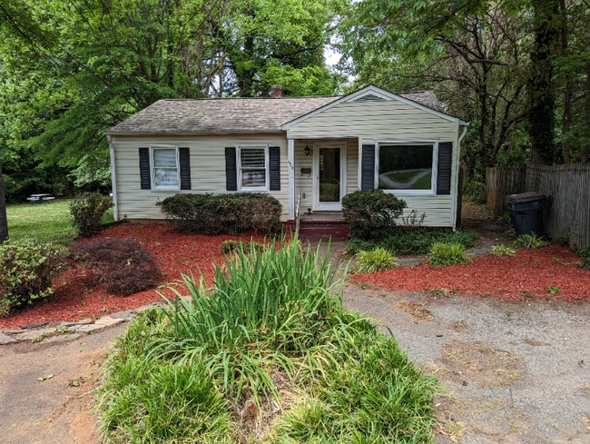 Building Photo - 828 Crescent Dr Rental