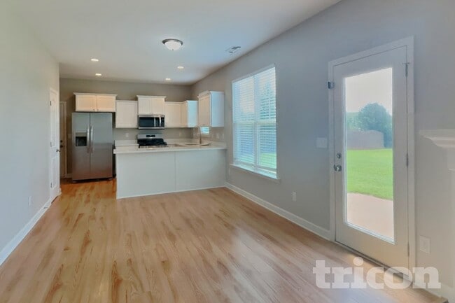 Photo - 120 Shore Pine Dr