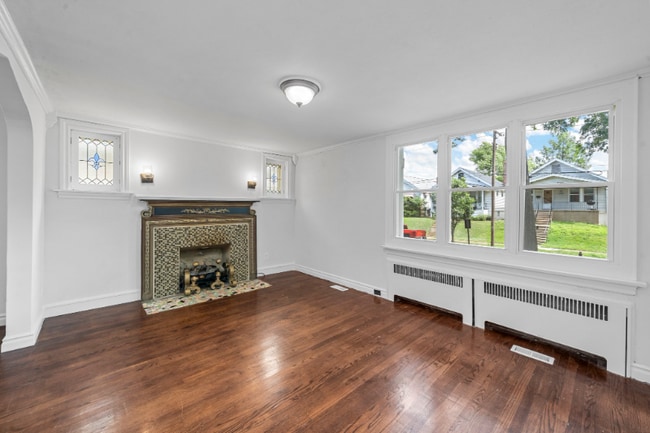 Photo - 3752 Taft Ave