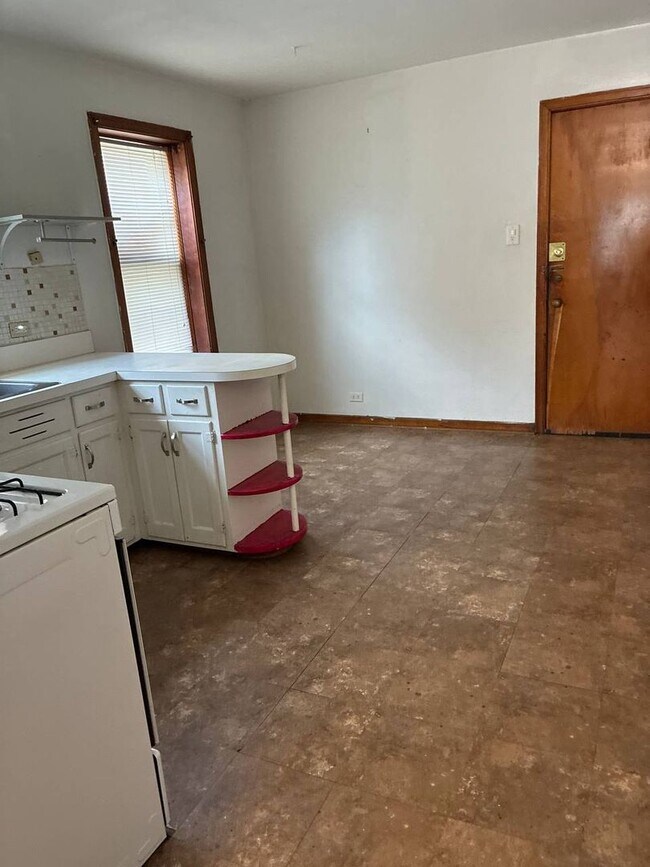 1322 N Austin Blvd Unit 1R