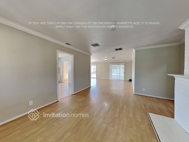 Photo - 7943 Lasaine Ave