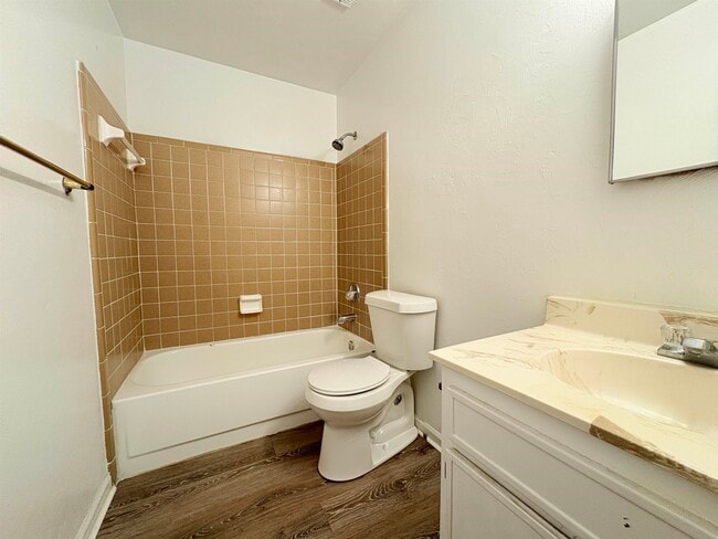 Photo - 1272 High Rd