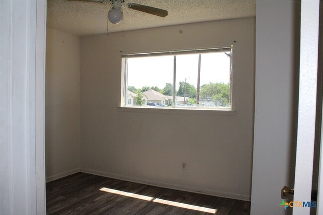 Building Photo - 2409 Valley Forge Ave Rental
