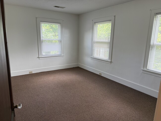 Large bedroom - 226 Lancaster Ave Unidad Apartment D