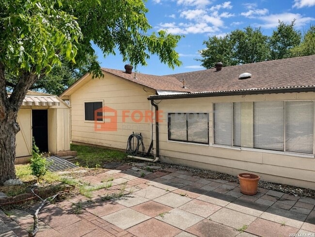7845 Village Oak Dr