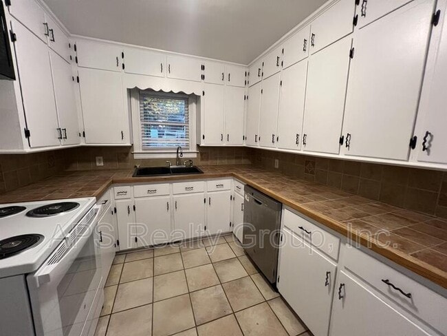 Photo - 1184 Lamont Dr