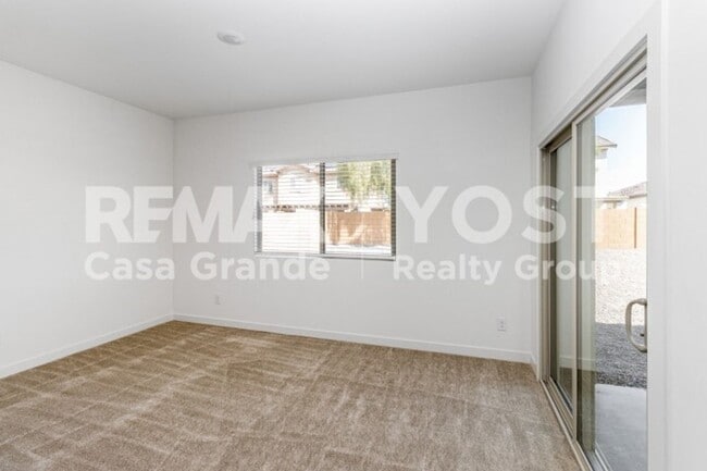 Photo - Big Space, Big Backyard, Big Move in special!