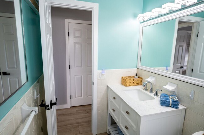 Photo - 10 164th Ave