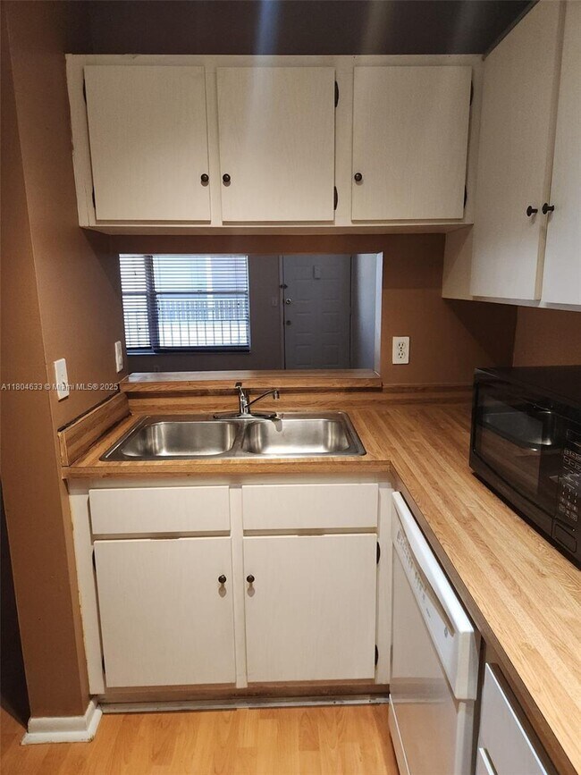 Photo - 3766 N University Dr Unit M-8
