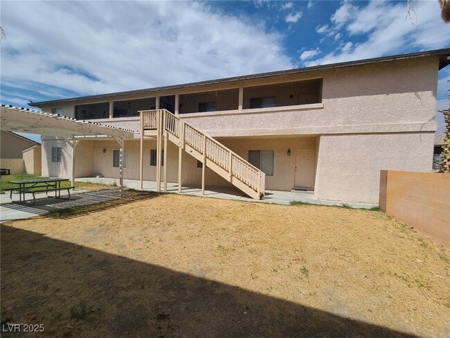 Building Photo - 1444 STAR Unit 2 Rental