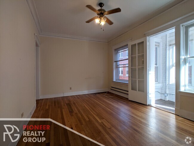 Building Photo - 4427 N Wolcott Ave Unit B2 Rental