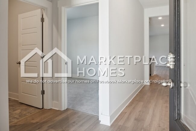 Photo - 2070 Hyacinth Ln