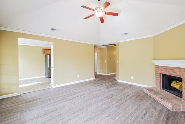 Photo - 430 N Ericson Rd