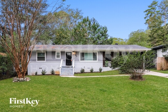 Building Photo - 1855 Shamrock Dr