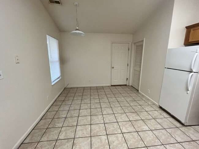 2484 Hopkins Dr