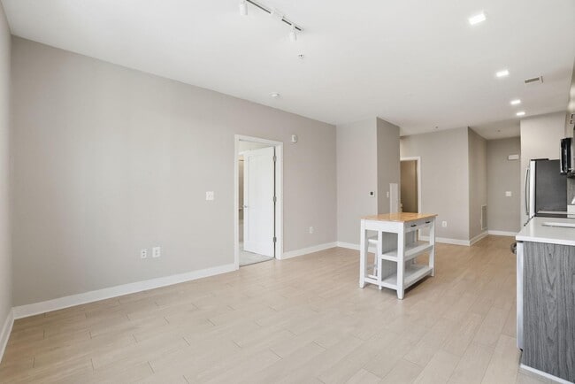 Photo - 989 S Buchanan St