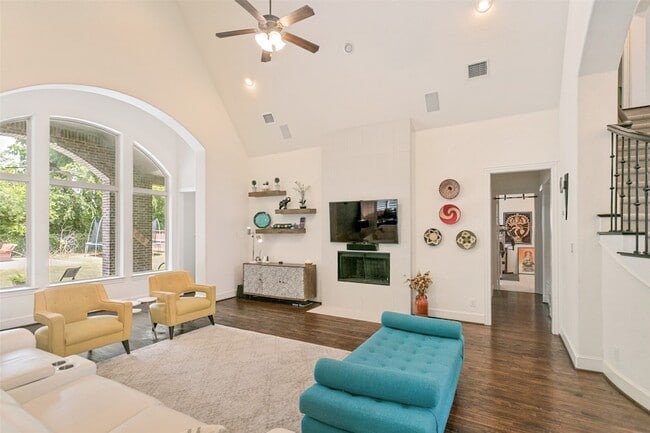 Photo - 7721 Shackelford Dr