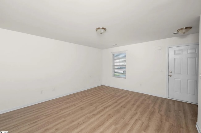 Photo - 422 Seaborn Cir