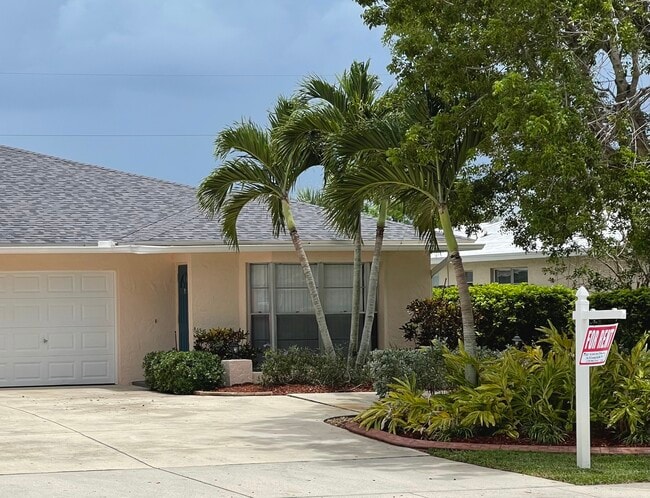 Unit 1 Right Side - 3633 Country Club Blvd Unit 1 - Duplex