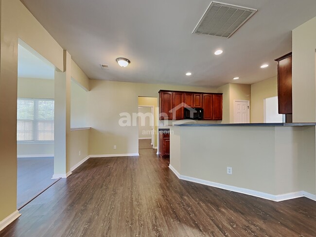 Photo - 503 Sparkleberry Ln