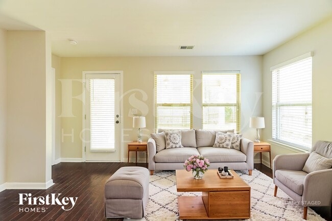 Photo - 465 W Park Dr