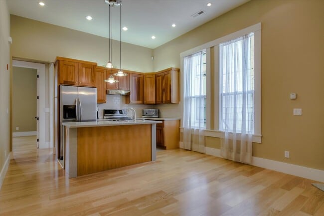 Photo - Completely Renovated Top Floor Unit in Vic...