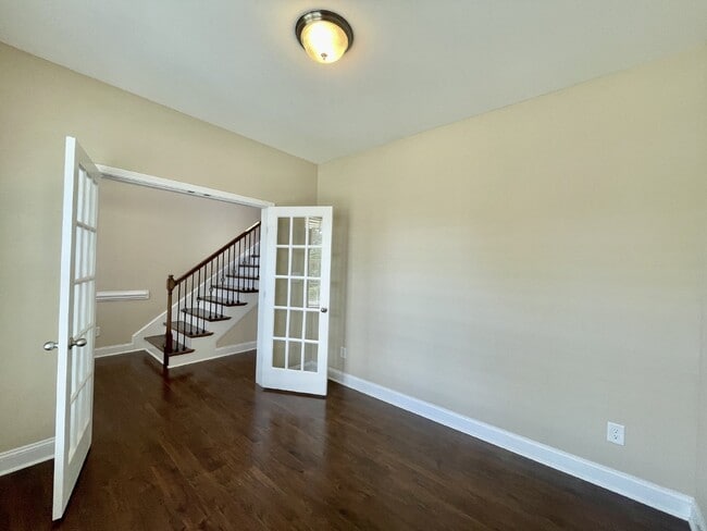 Photo - 4 Bed, 2 And A Half Bath Nest In Bedford