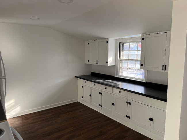 Photo - 1045 N Main St Unit 1045 Apt B