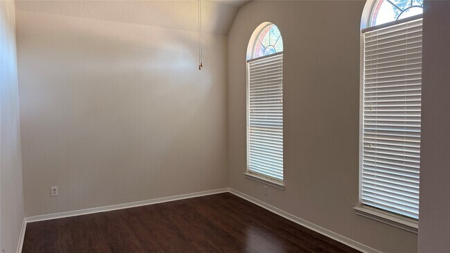 Photo - 2107 Auburn Vale St