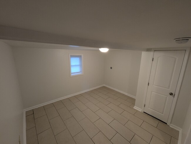 Photo - 1325 E 40th St Unit B